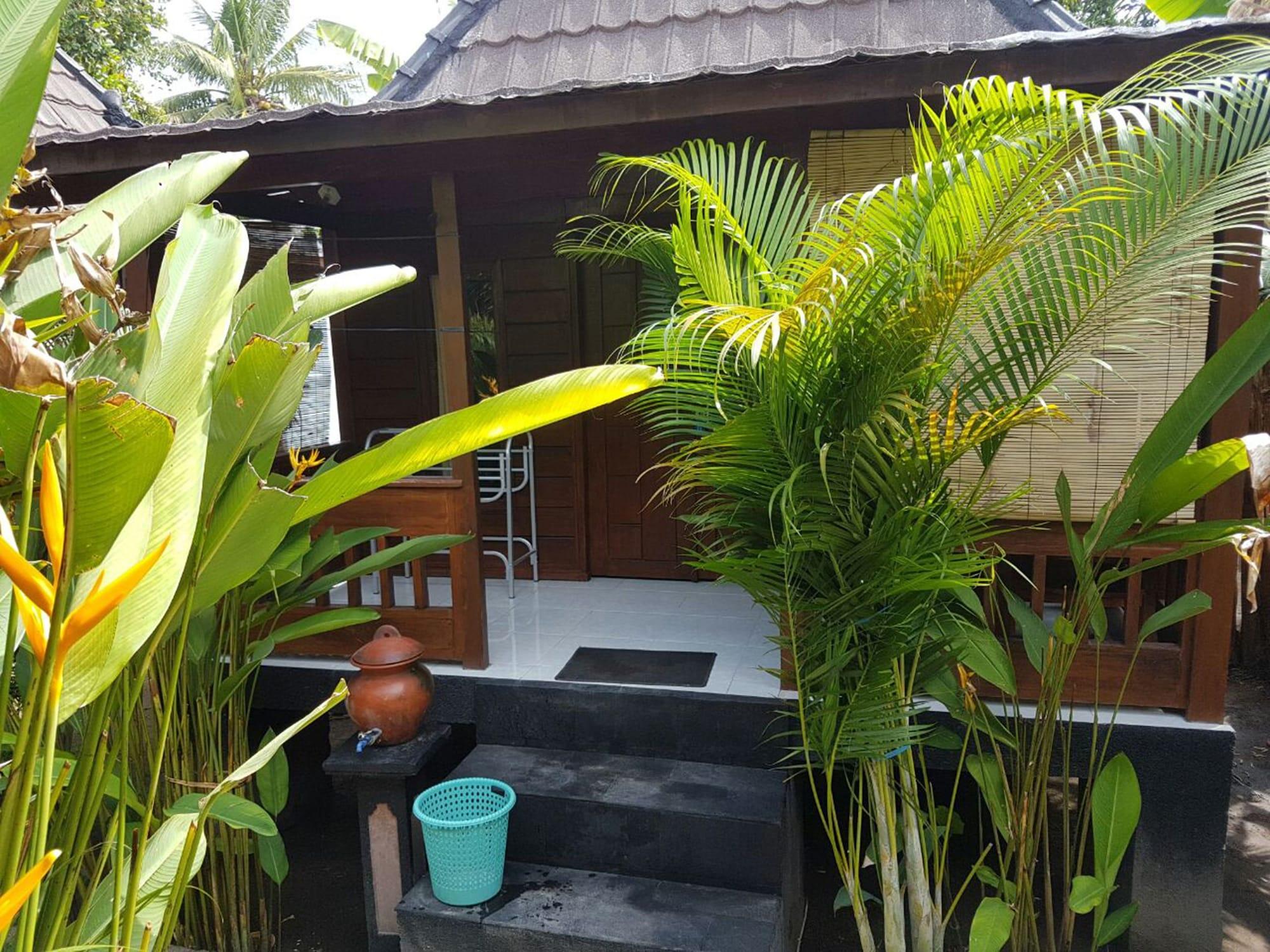 Color Cottage Gili Air Exterior photo