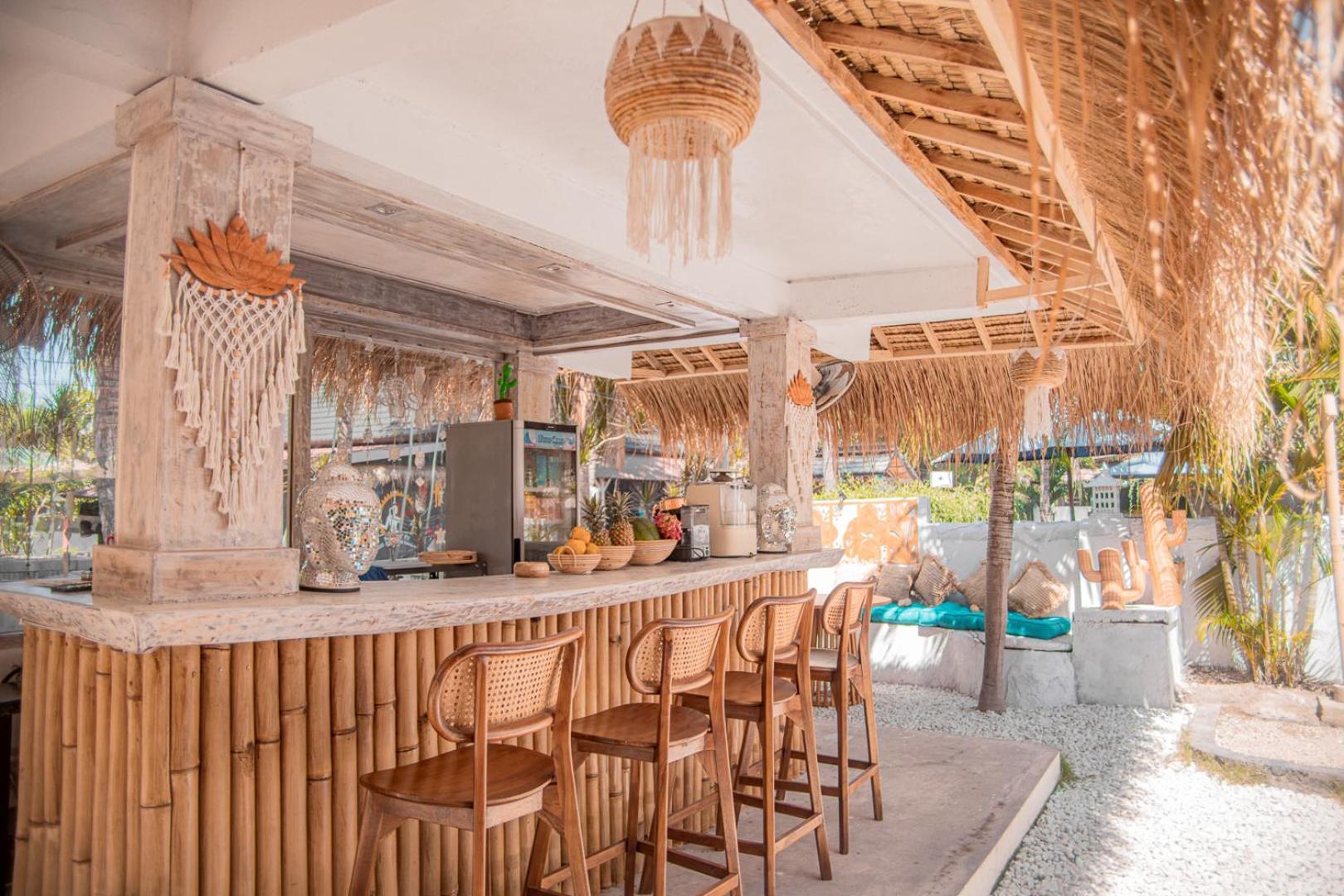 Color Cottage Gili Air Exterior photo